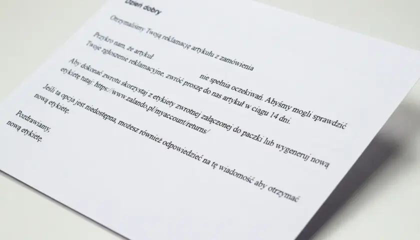 Zalando reklamacja: otrzymaliśmy Twoje zgłoszenie. Aby dokonać zwrotu, skorzystaj z etykiety lub wygeneruj nową na zalando.pl.