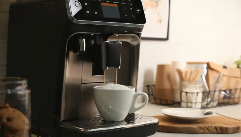 Nowoczesny ekspres do kawy przygotowuje idealne cappuccino. Zastanawiasz się, jaki ekspres do kawy wybrać? Ten model to świetny wybór!