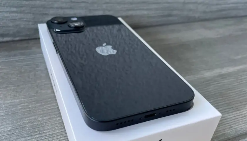 Kiedy kupić iPhone'a najtaniej? Kalendarz promocji i triki